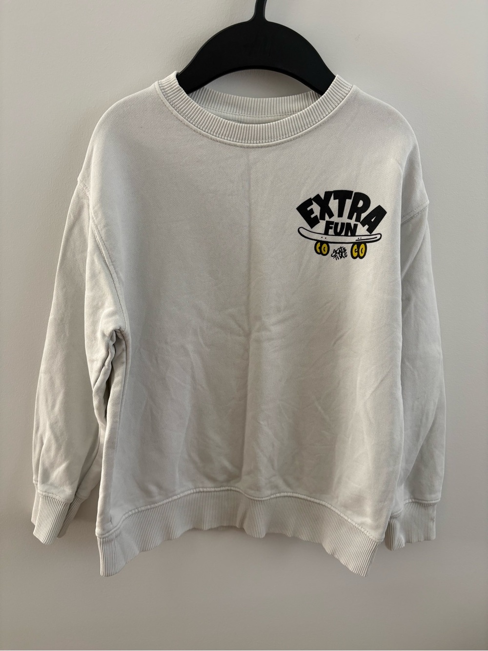 Zara Cream Crewneck Sweatshirt with 'Extra Fun' Graphic